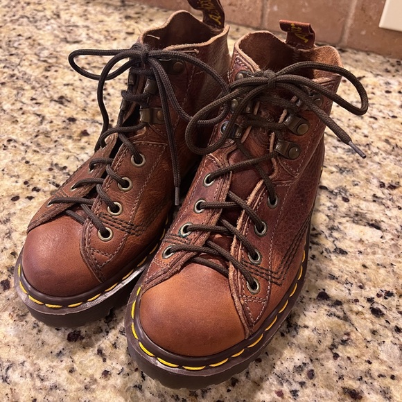 Dr. Martens Shoes - VINTAGE DR MARTENS 8088 size 5